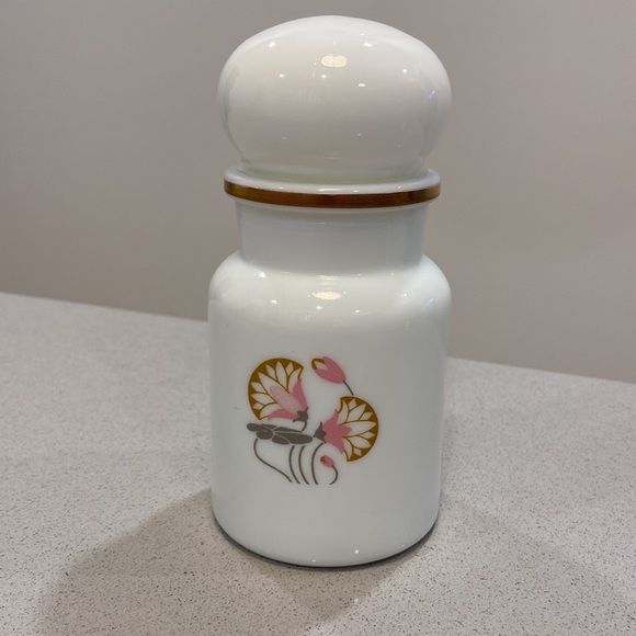 Vintage Milk Glass Apothecary Jar with bubble lid. Made in Belgium. - Picture 2 of 12